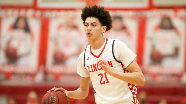 California-Boys-Basketball-February-9-2022.-Modesto-Christian-vs-Lincoln-Stockton.-Photo-Samuel-Stringer51